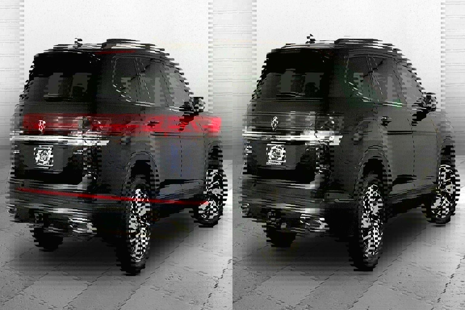 Used 2024 Volkswagen Atlas SE image 13