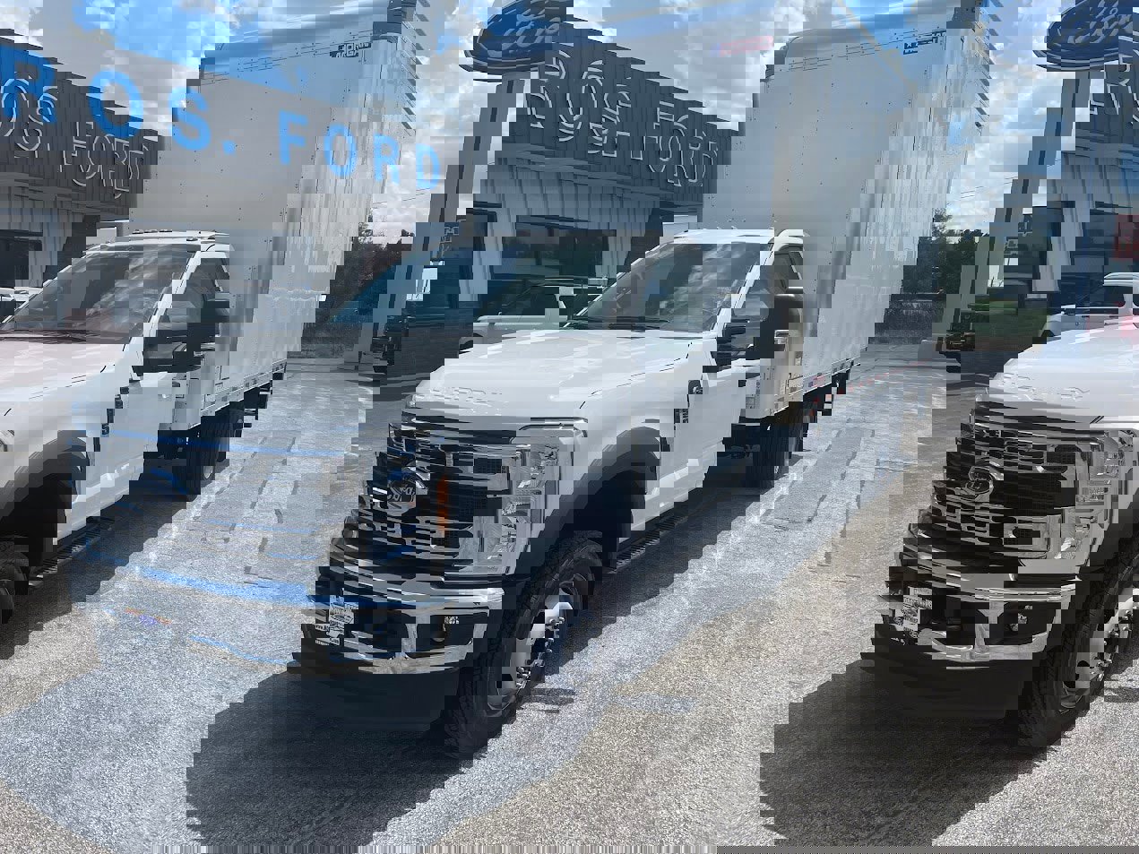 Used 2024 Ford F550 2WD Regular Cab Super Duty image 2