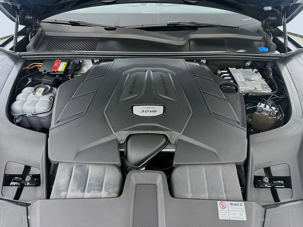 Certified 2019 Porsche Cayenne AWD/4WD image 31