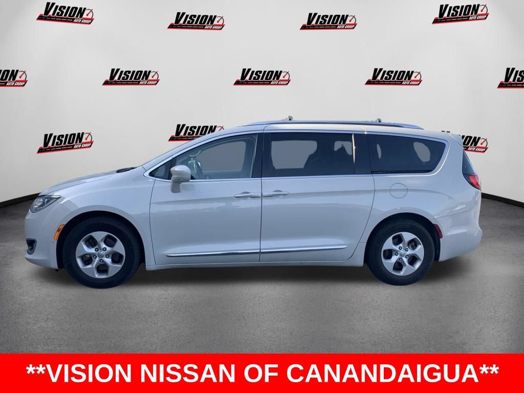 Used 2017 Chrysler Pacifica Touring-L Plus FWD image 2
