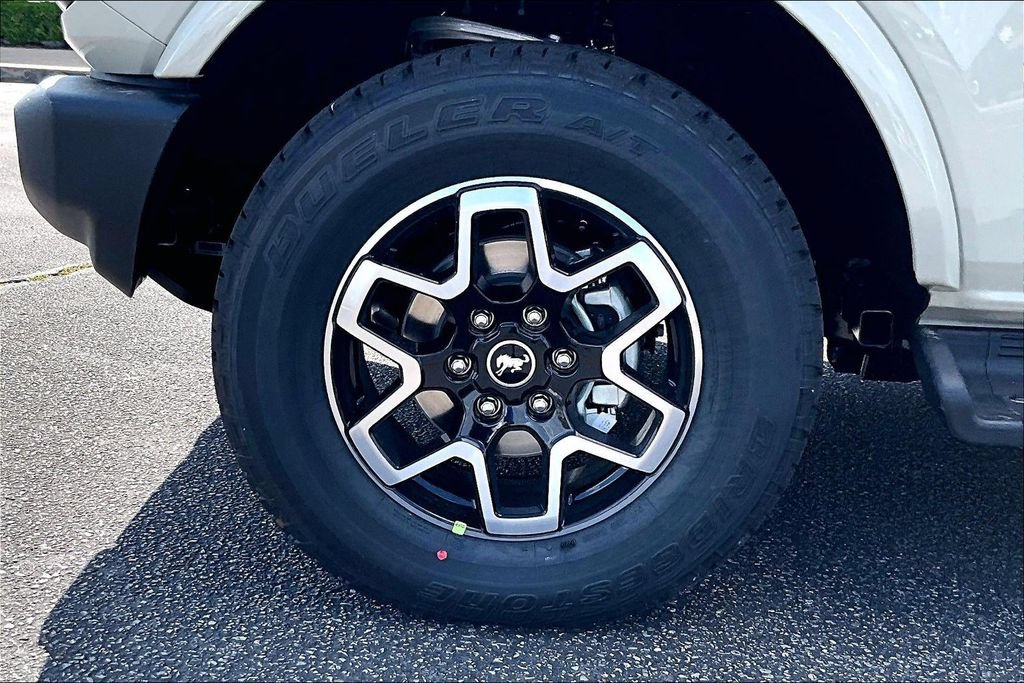 New 2026 Ford Bronco Outer Banks AWD/4WD image 12