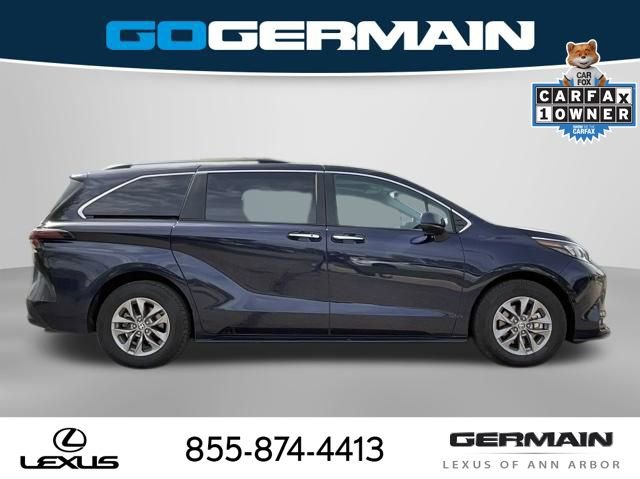 Used 2025 Toyota Sienna XLE FWD image 10
