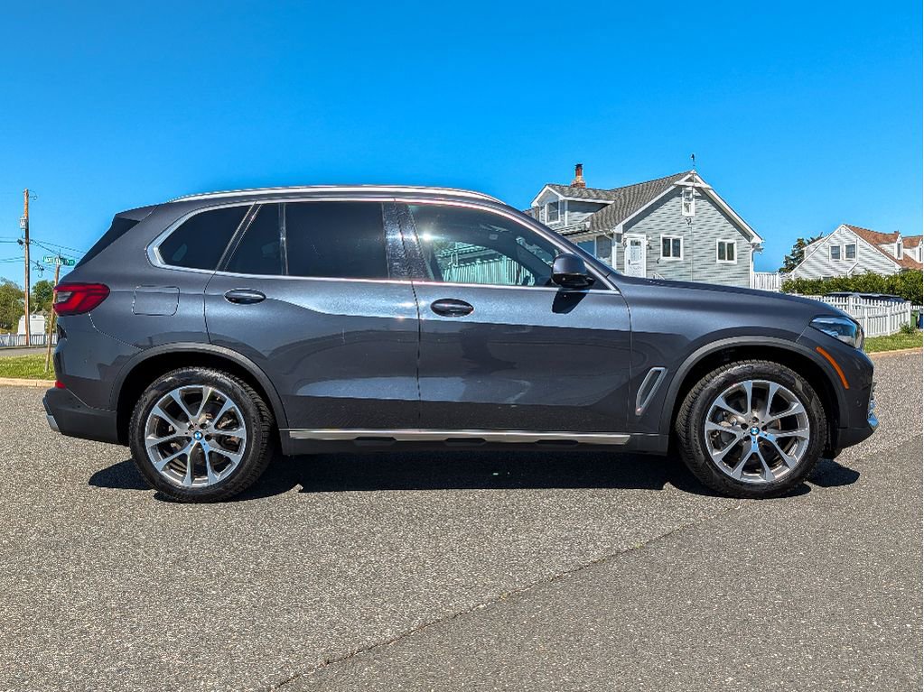 Used 2019 BMW X5 xDrive40i w/ Premium Package AWD/4WD image 4