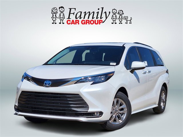 New 2025 Toyota Sienna XLE