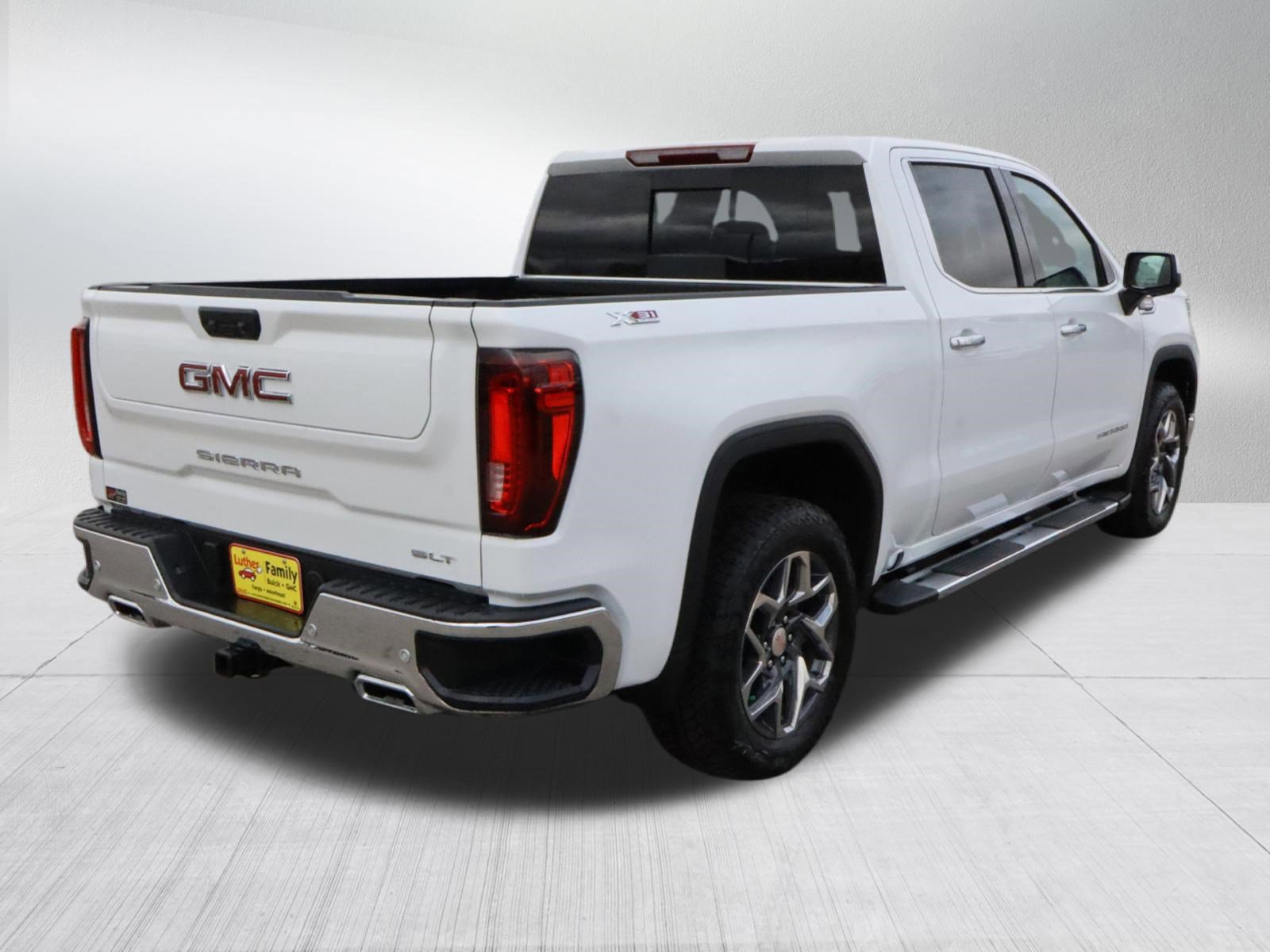 New 2026 GMC Sierra 1500 SLT AWD/4WD image 7