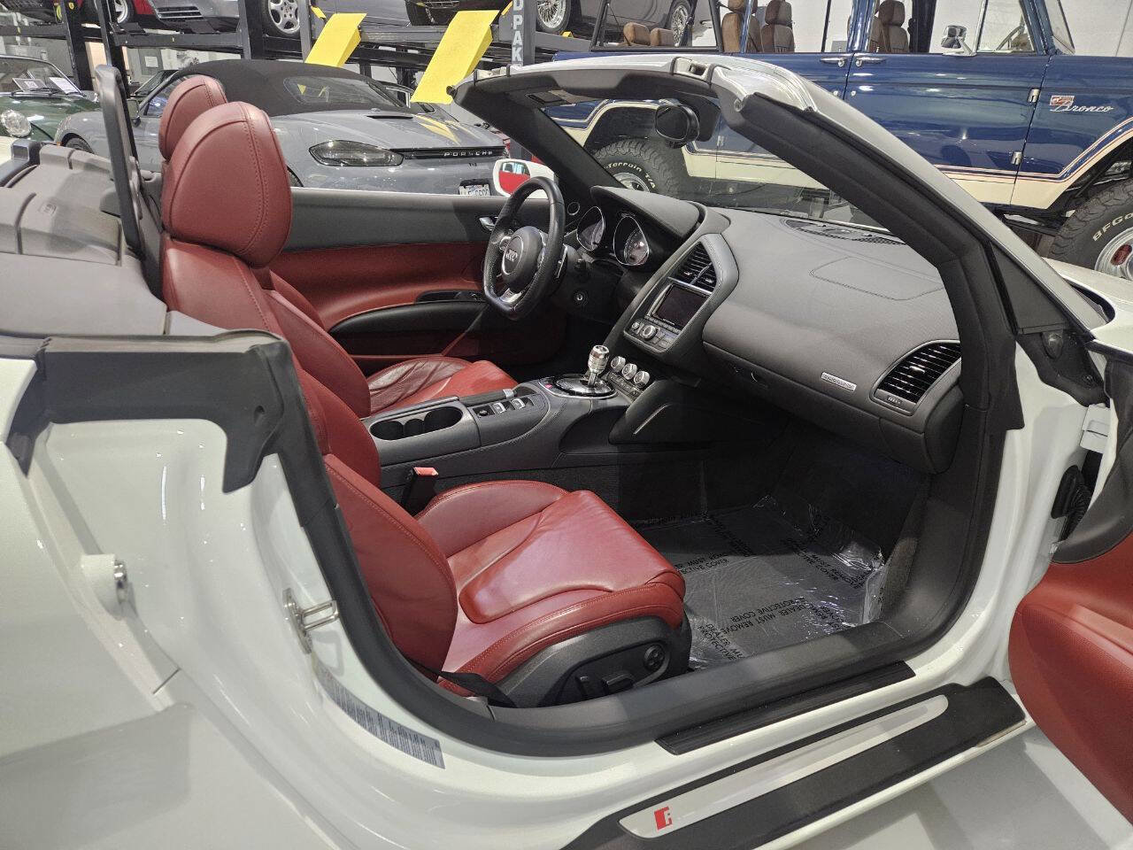 Used 2015 Audi R8 V8 image 40