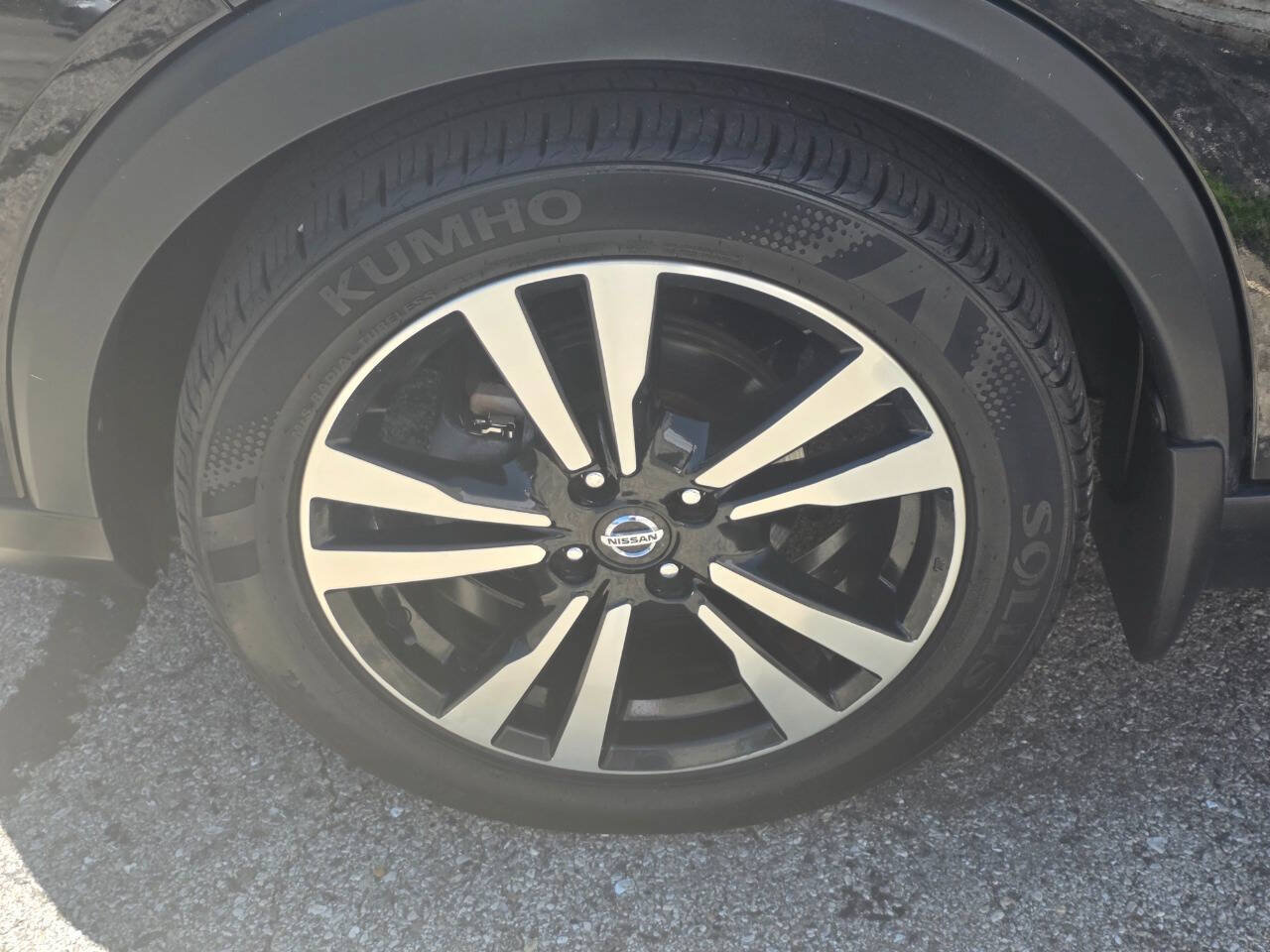 Used 2019 Nissan Kicks SV FWD image 25