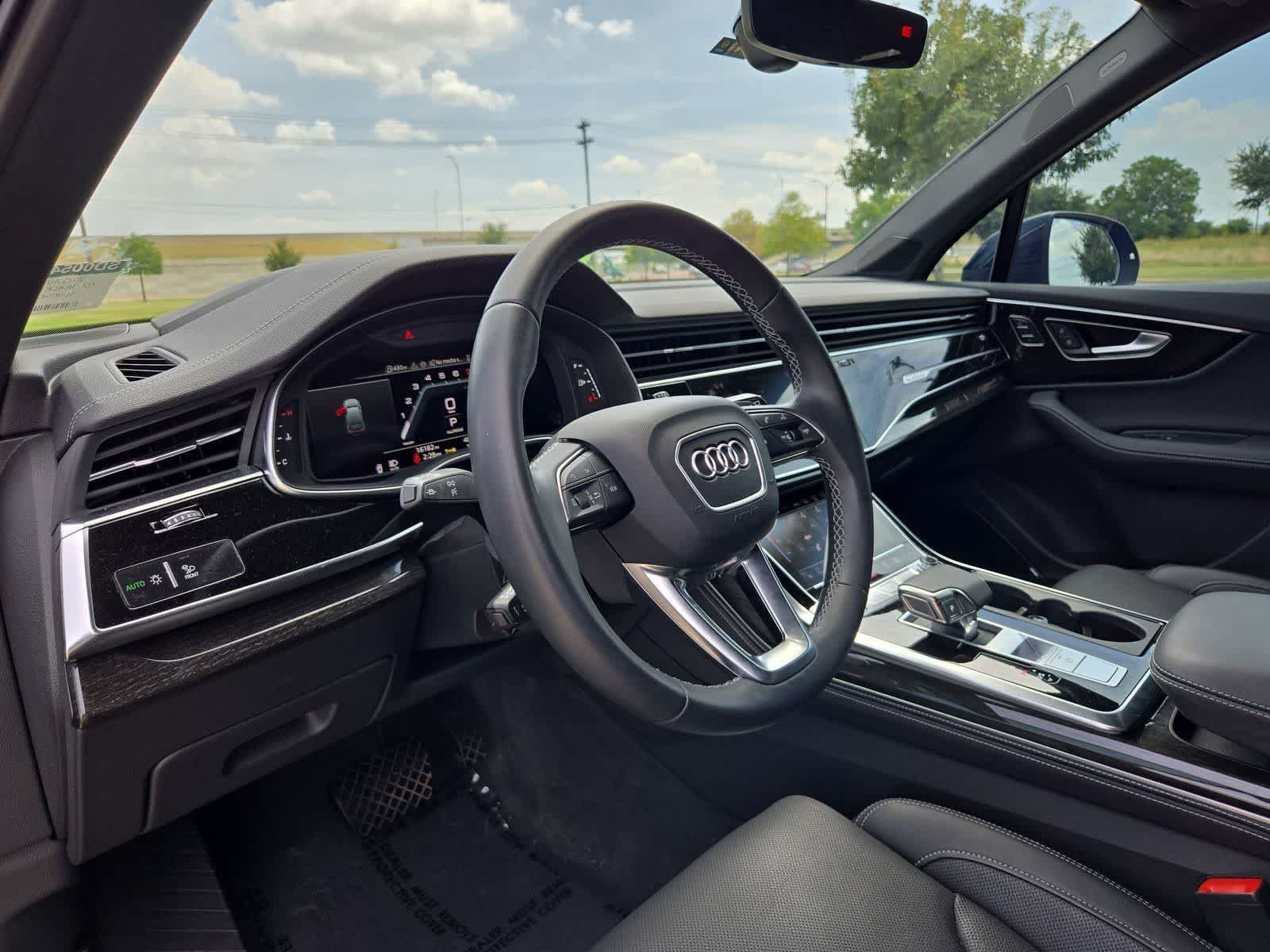 Used 2025 Audi Q7 3.0T Prestige w/ Prestige Package AWD/4WD image 2