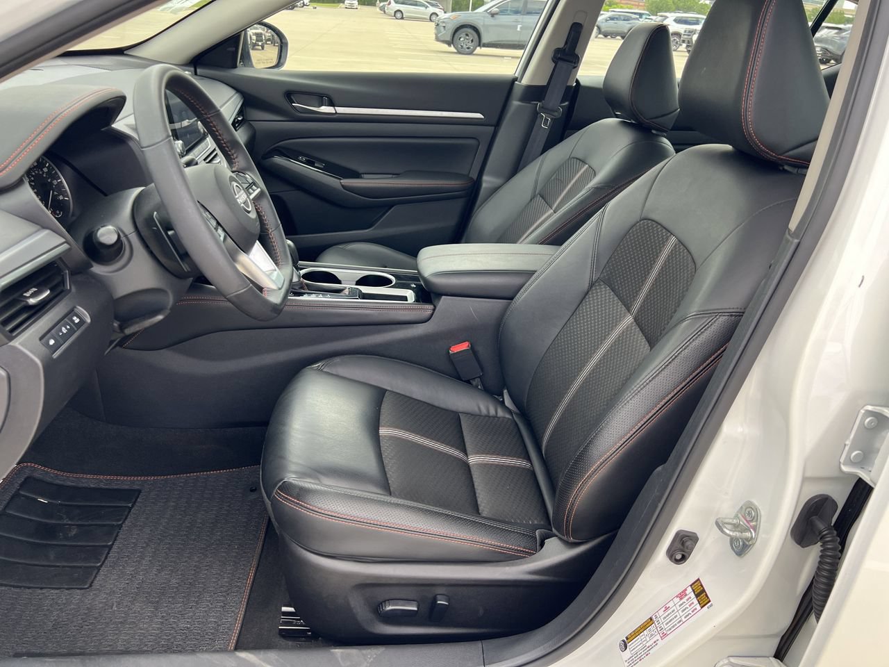 Used 2024 Nissan Altima 2.5 SR FWD image 9