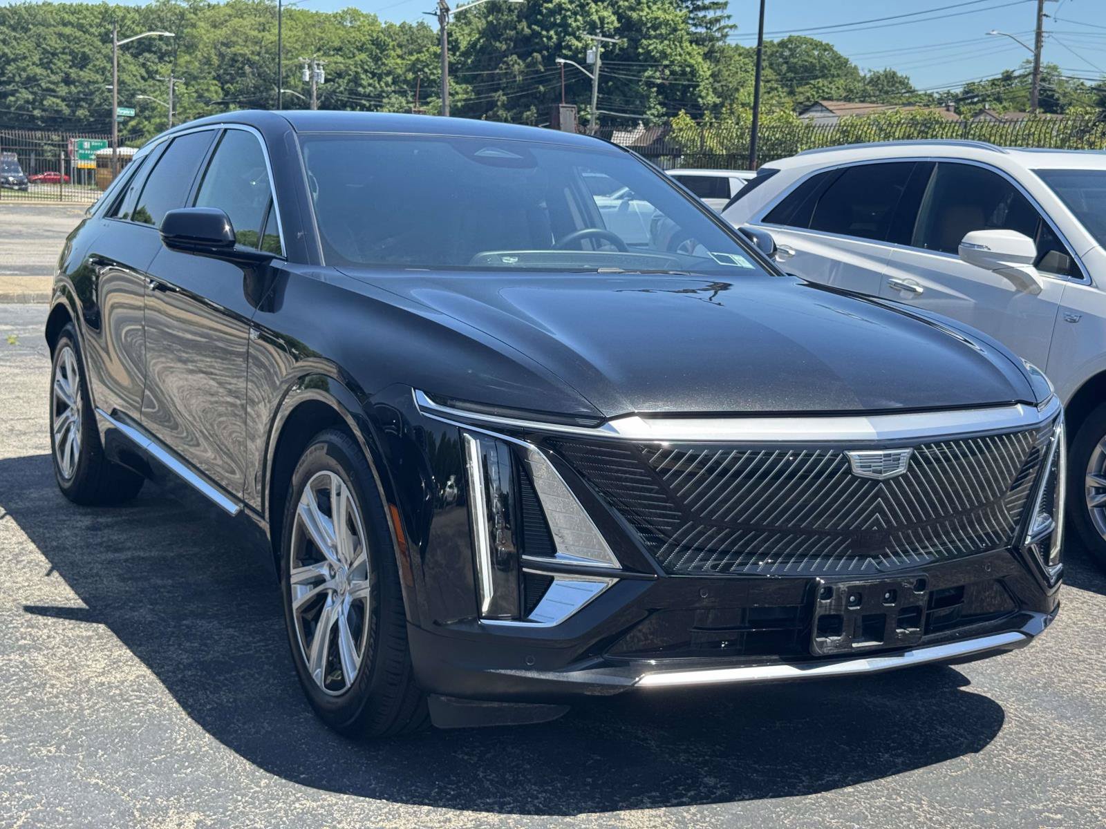 Certified 2024 Cadillac Lyriq Tech AWD/4WD image 4