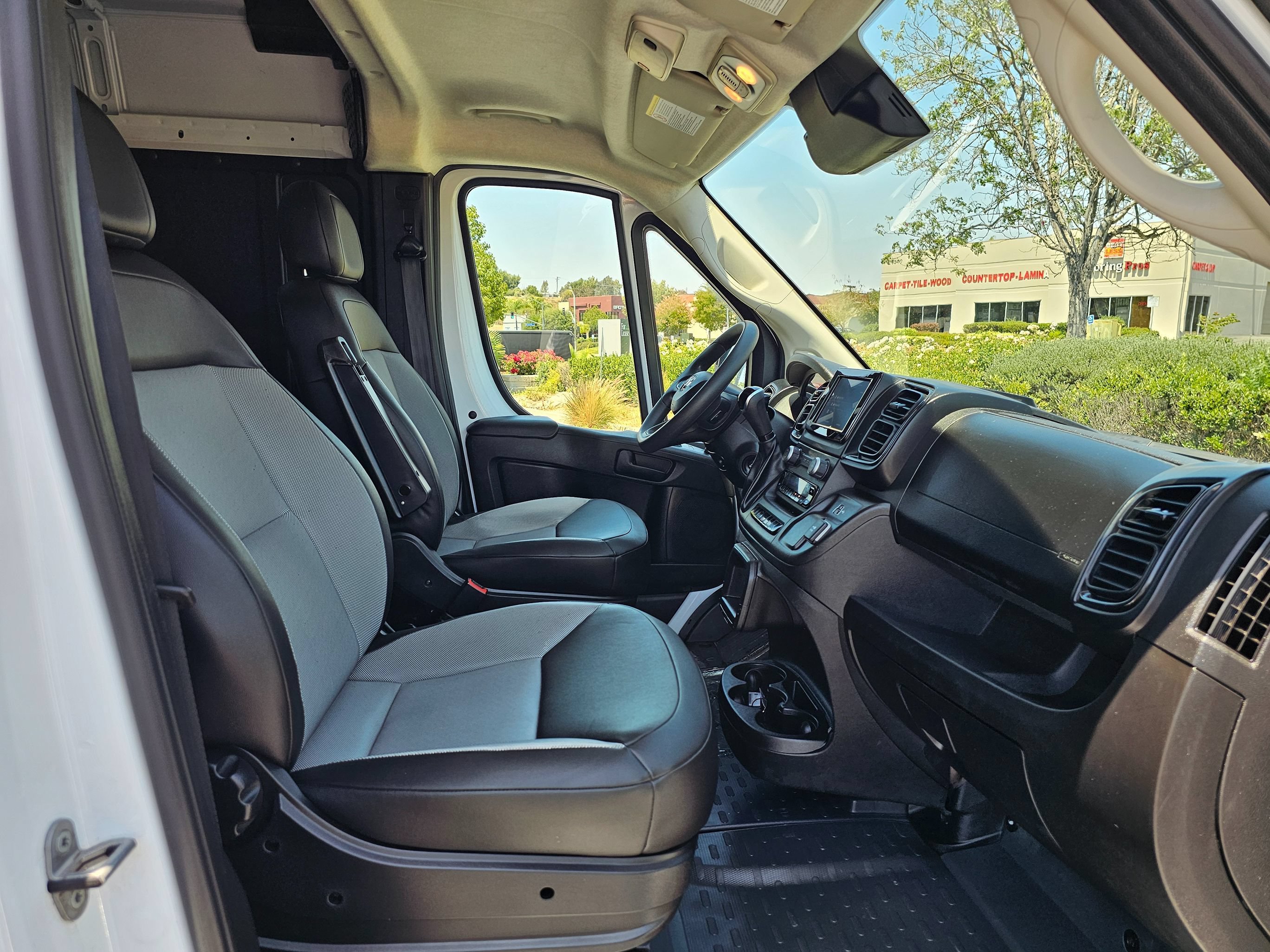 Used 2025 RAM ProMaster 2500 w/ Convenience Group FWD image 26