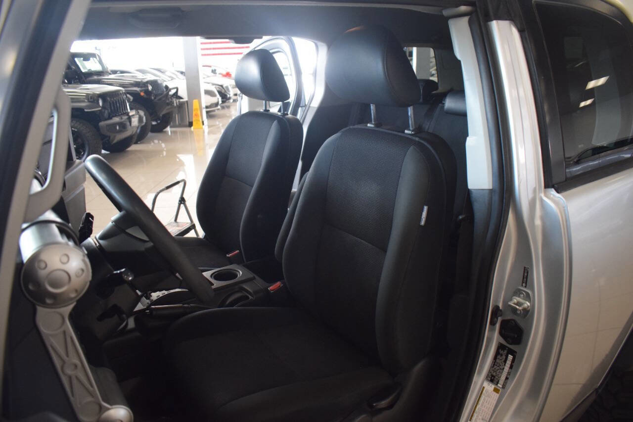 Used 2008 Toyota FJ Cruiser 4WD image 52