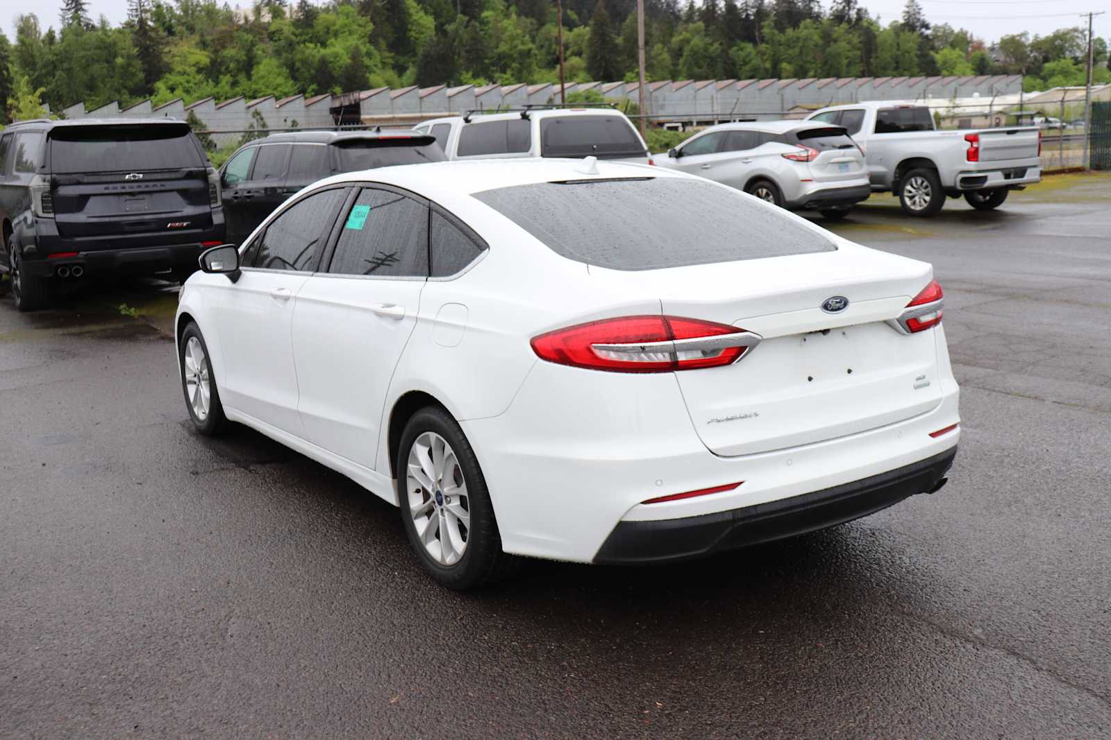 Used 2020 Ford Fusion SE FWD image 7
