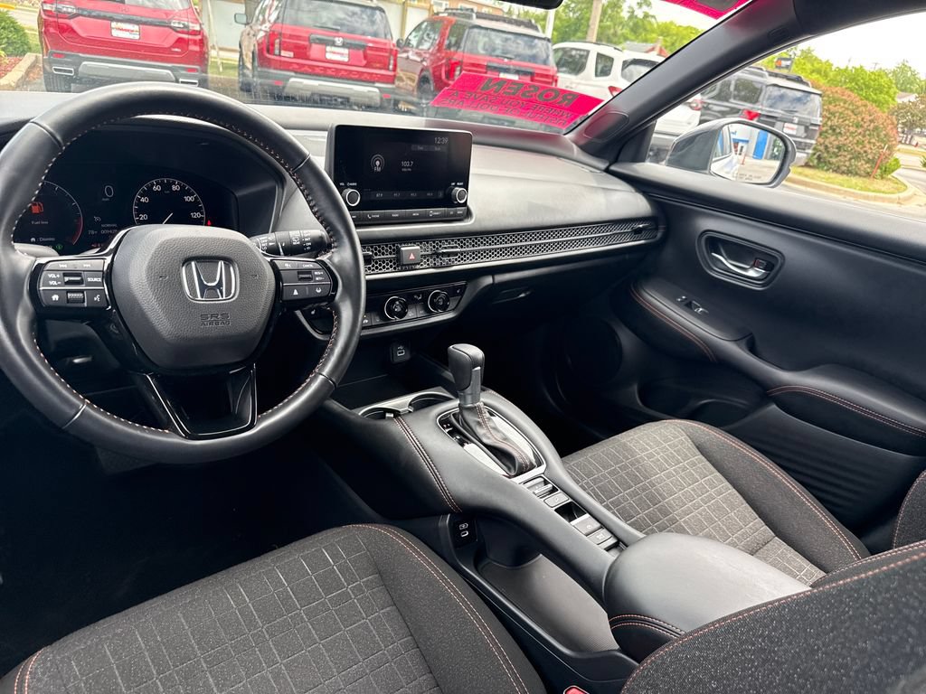 Certified 2025 Honda HR-V Sport image 23