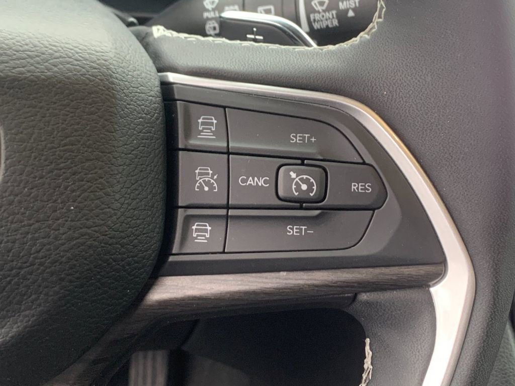 Used 2024 Jeep Grand Cherokee Limited image 27