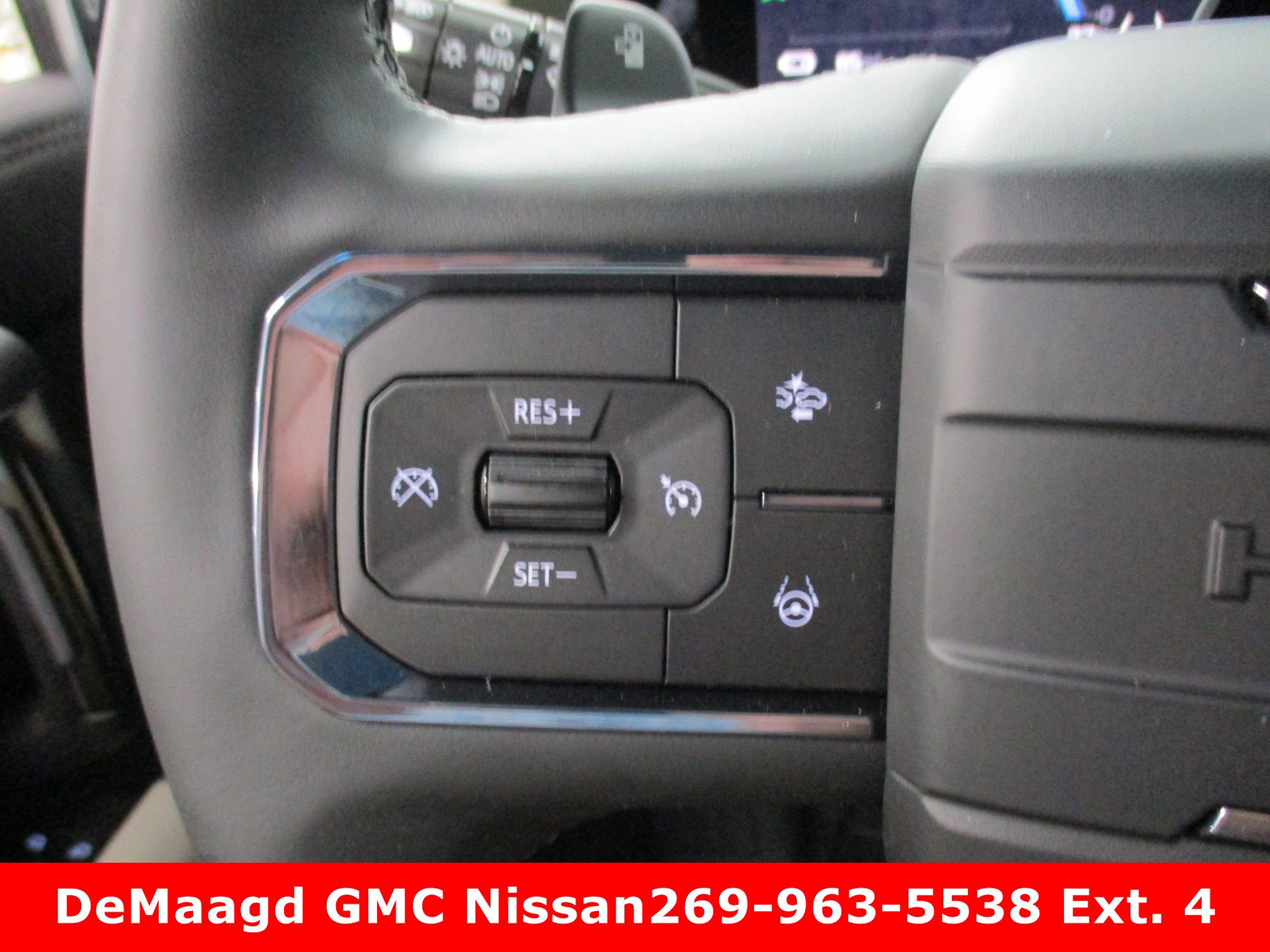 New 2026 GMC Hummer EV 4x4 Crew Cab w/ LPO, Dark Essentials Package image 22