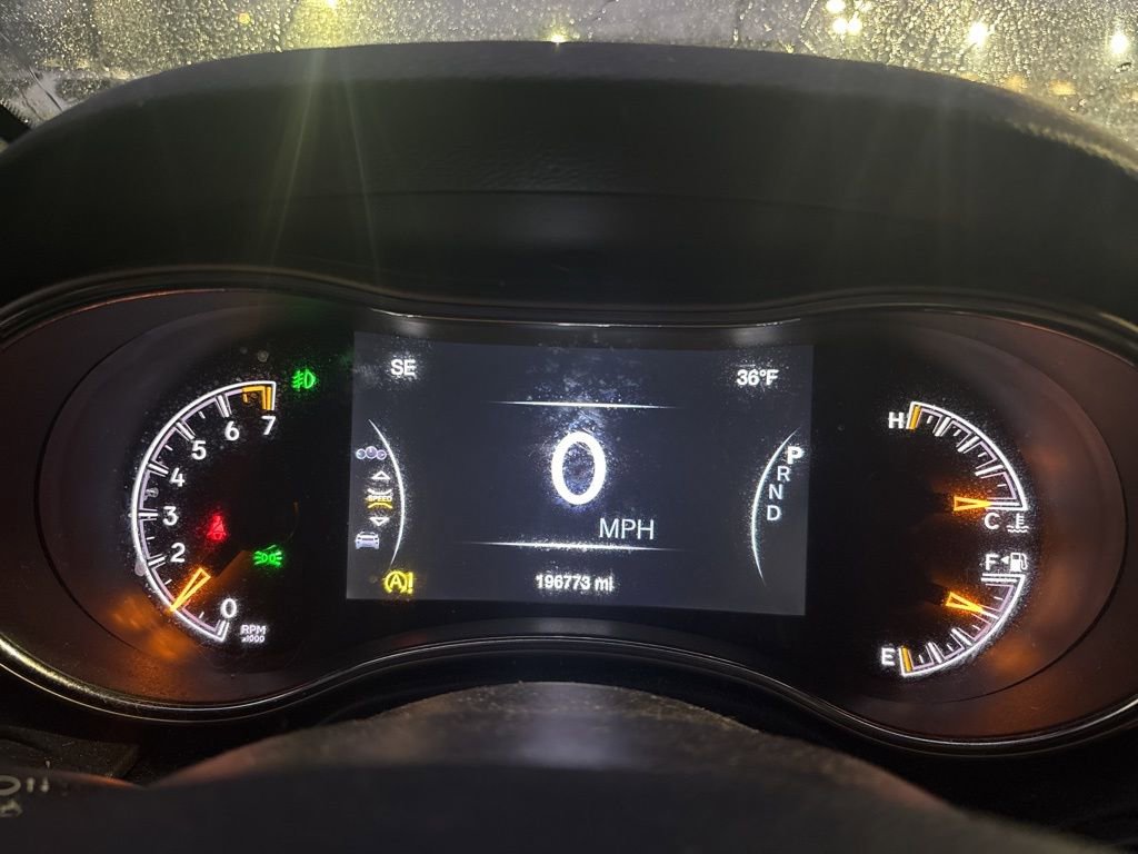 Used 2016 Jeep Grand Cherokee Limited image 12