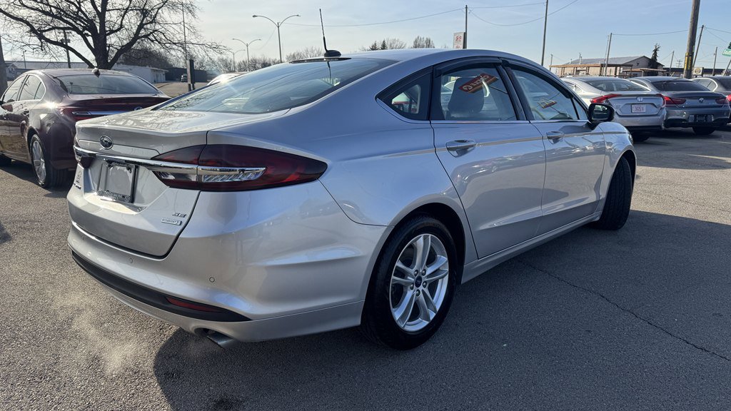 Used 2018 Ford Fusion SE w/ Fusion SE Technology Package image 8