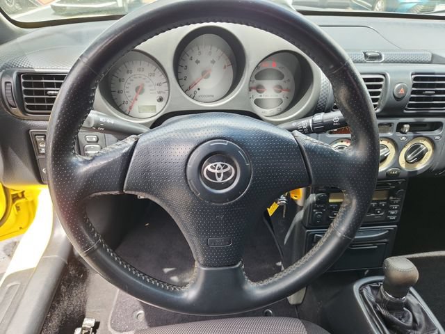 Used 2000 Toyota MR2 RWD image 9