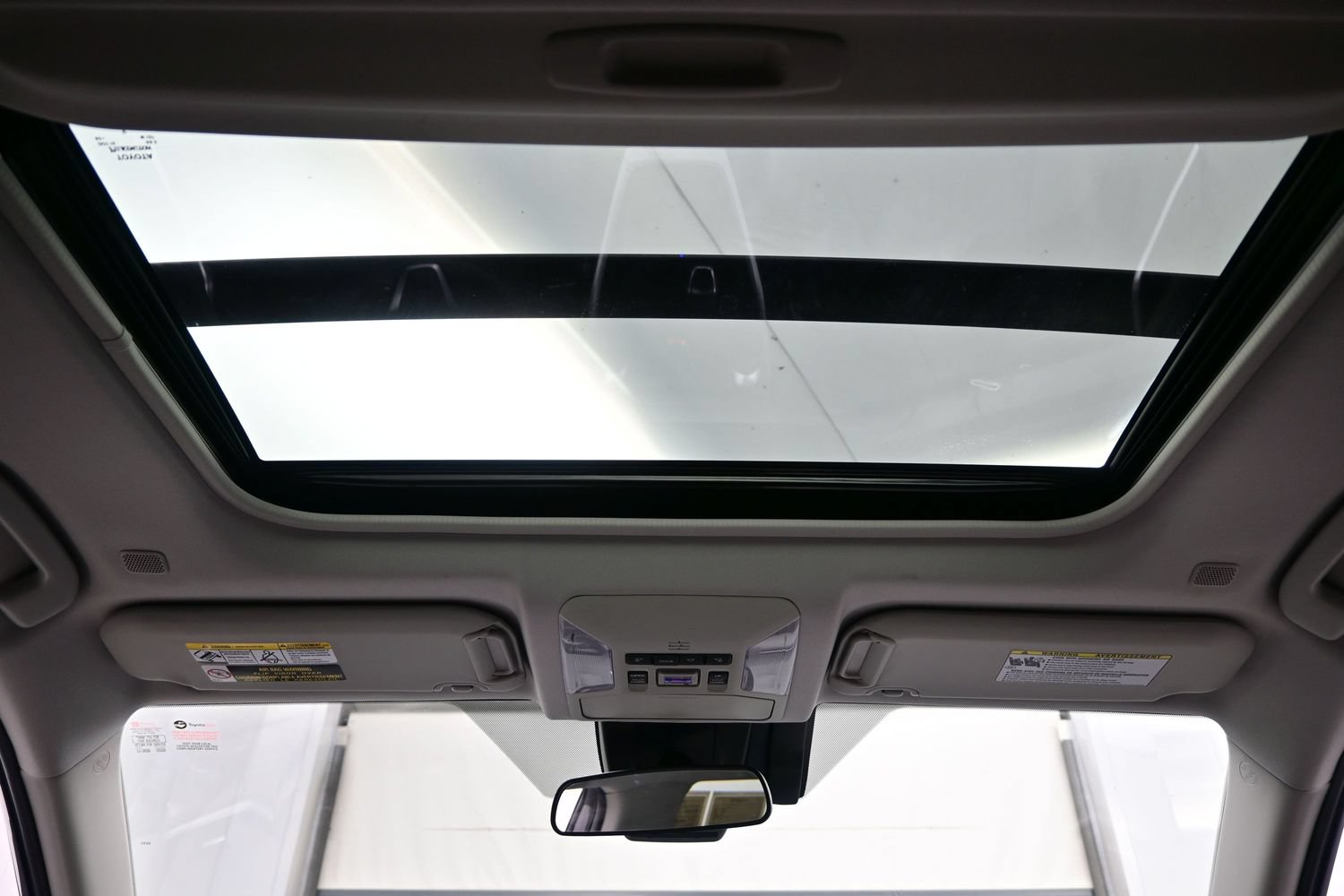 Used 2025 Toyota RAV4 XLE Premium w/ Weather Package FWD image 18