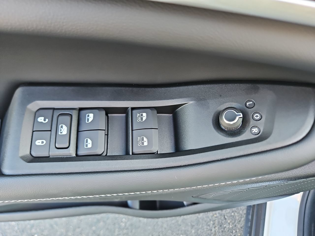 New 2026 Jeep Grand Cherokee Altitude AWD/4WD image 19