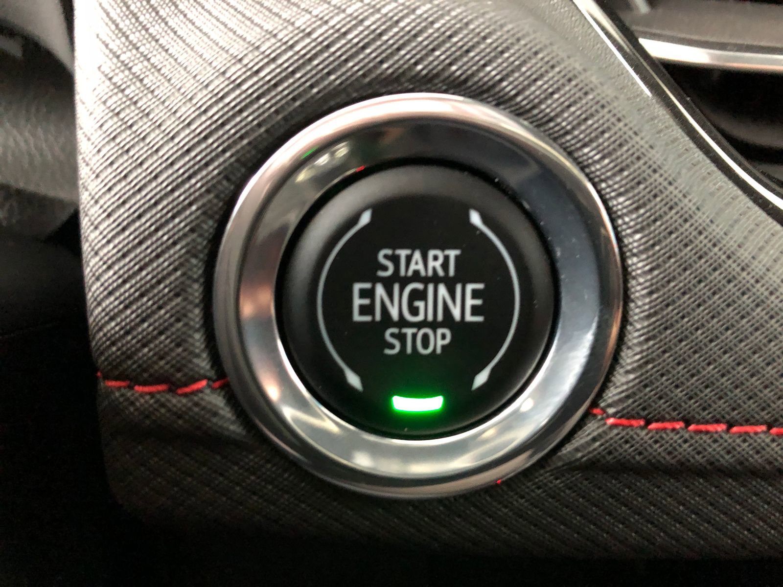 Certified 2025 Chevrolet TrailBlazer RS w/ Convenience Package image 32