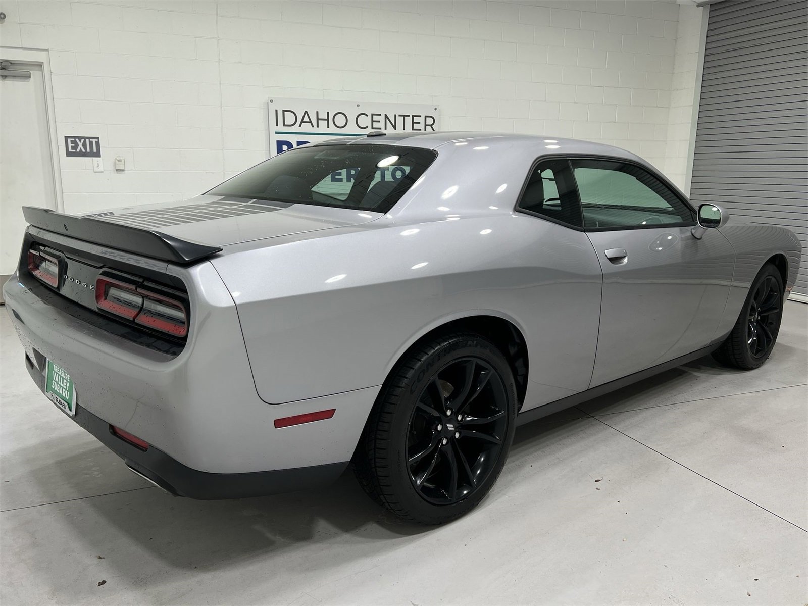 Used 2017 Dodge Challenger SXT w/ Blacktop Package image 8