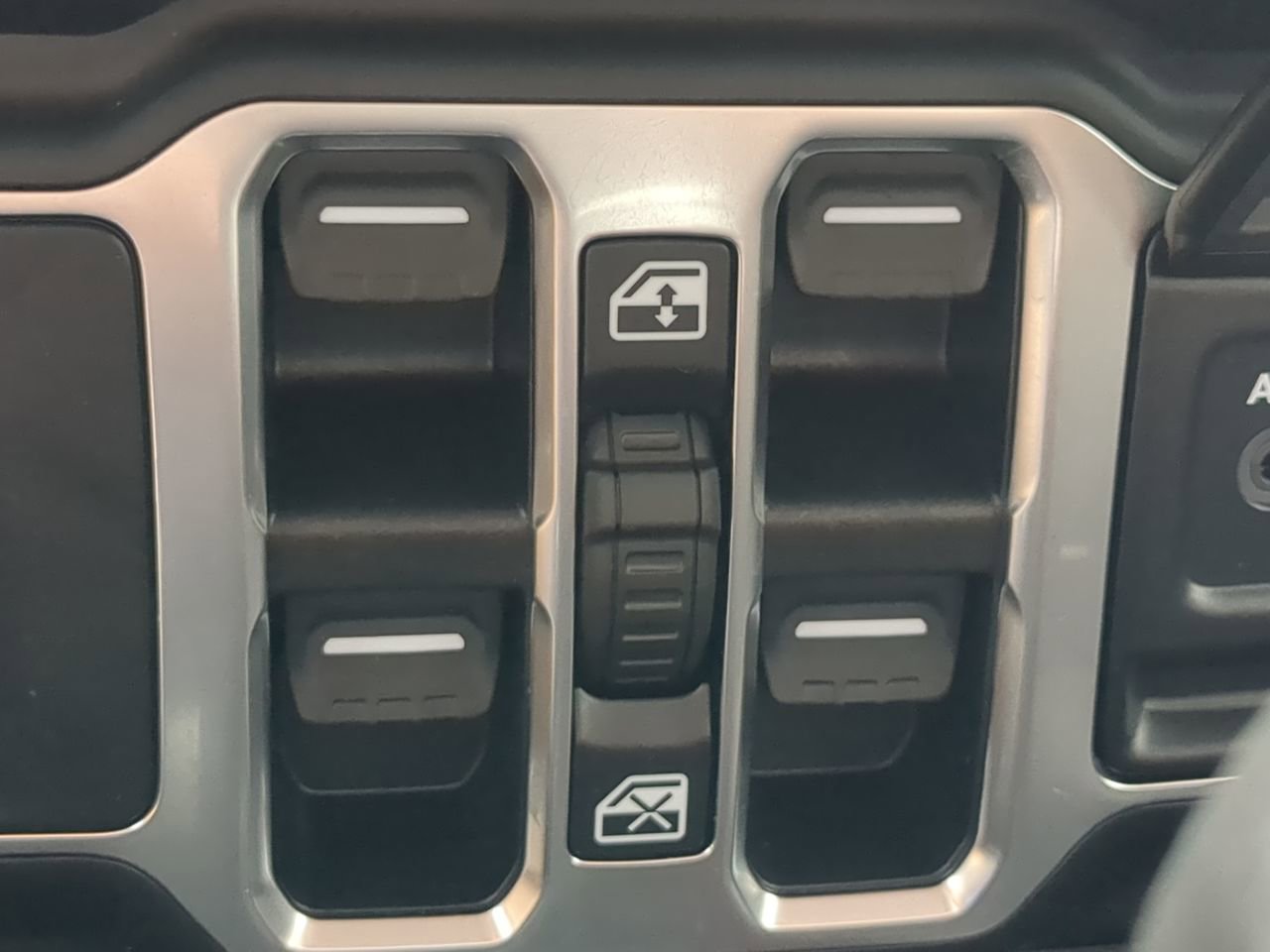 Used 2021 Jeep Wrangler Unlimited Rubicon AWD/4WD image 21