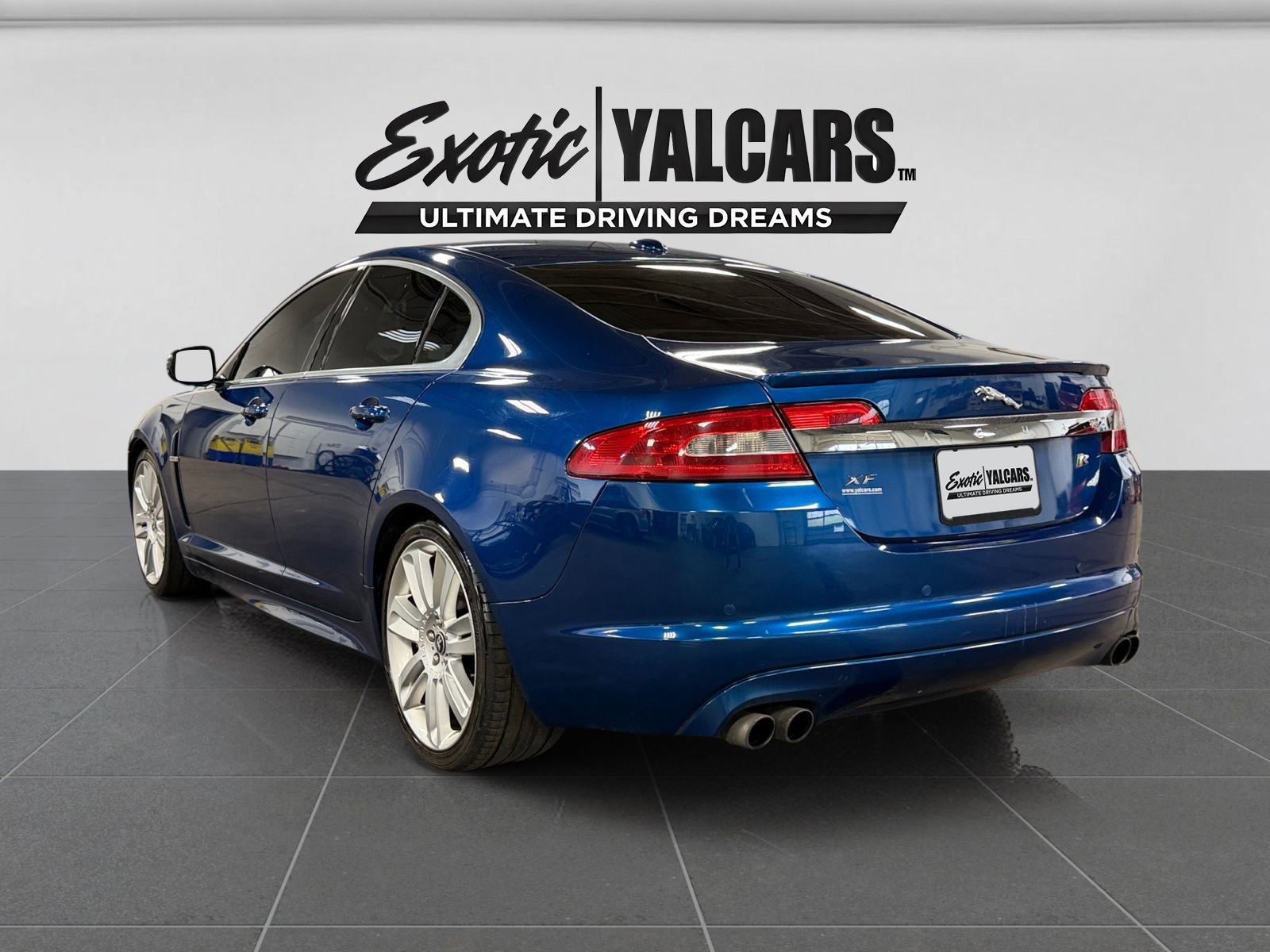 Used 2011 Jaguar XF R RWD image 3