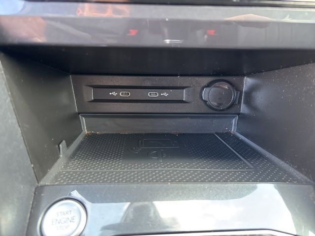 Used 2022 Volkswagen Tiguan SE image 28