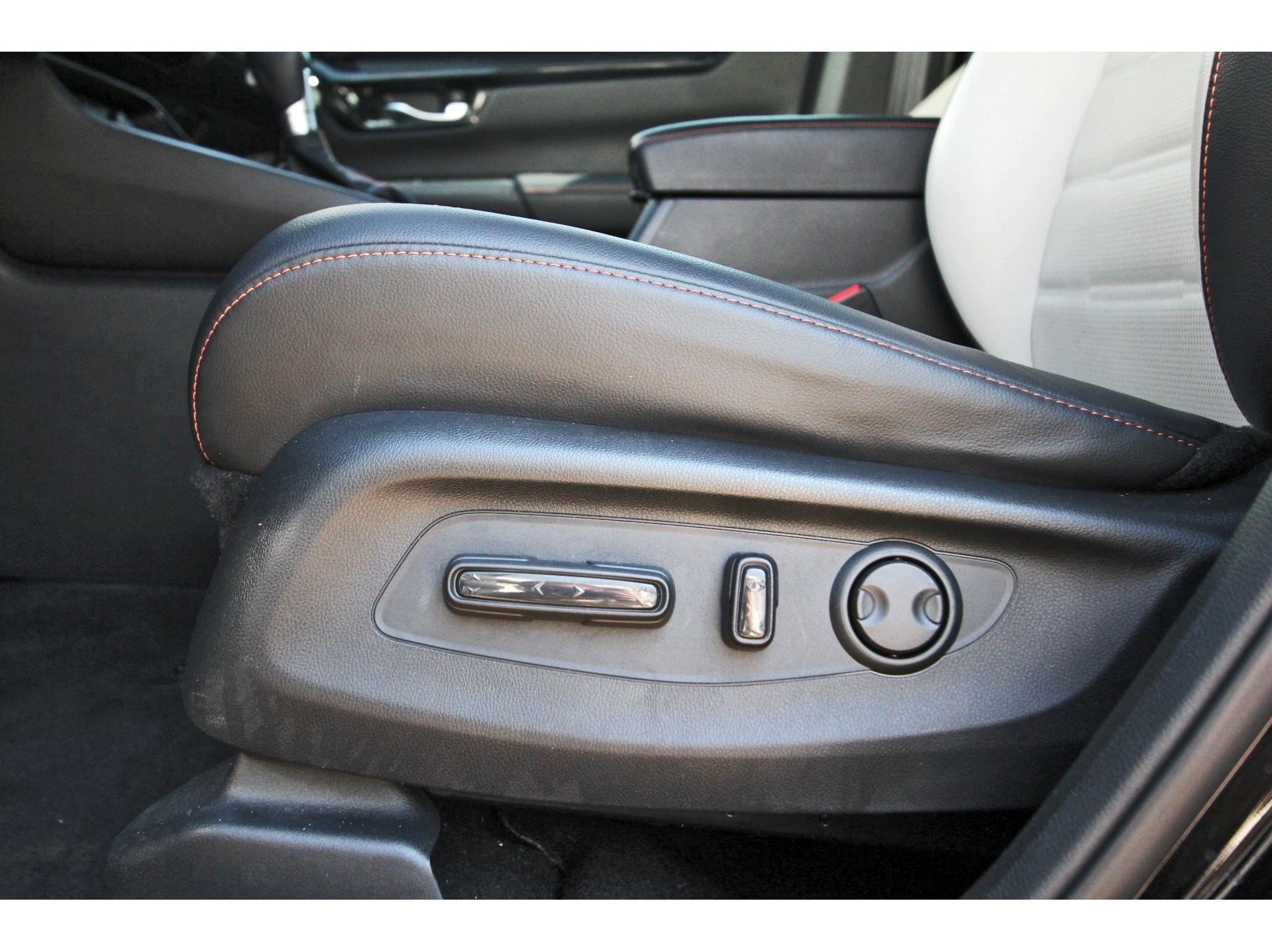 Used 2025 Honda CR-V Sport Touring image 29