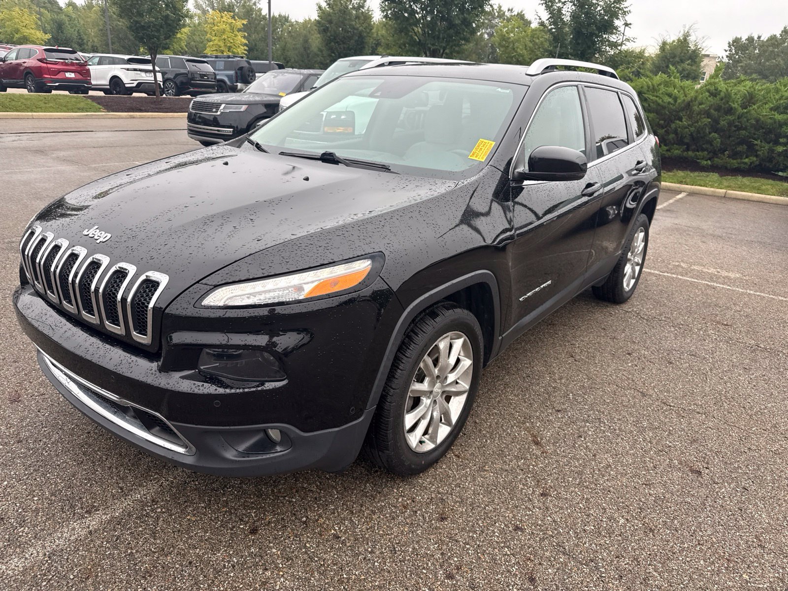 Used 2017 Jeep Cherokee Limited w/ Luxury Group FWD image 1