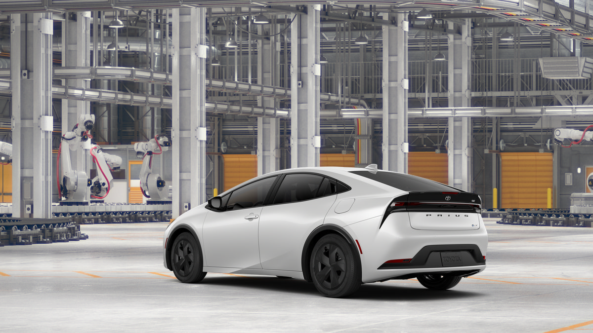 New 2027 Toyota Prius LE FWD image 8