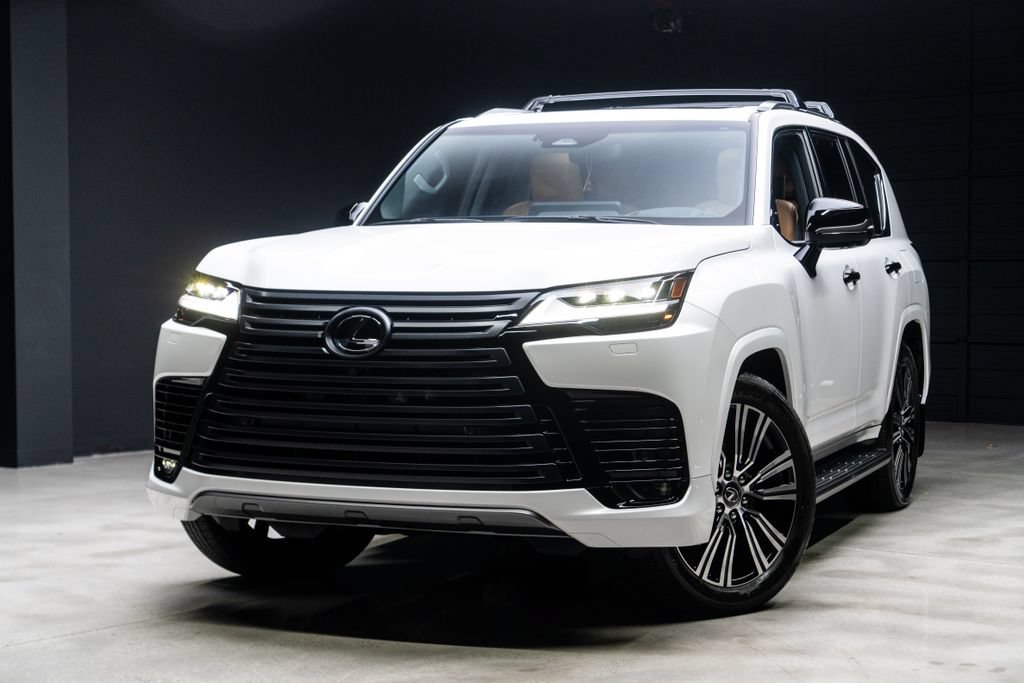 Used 2025 Lexus LX 600 4WD w/ Appearance Package image 2