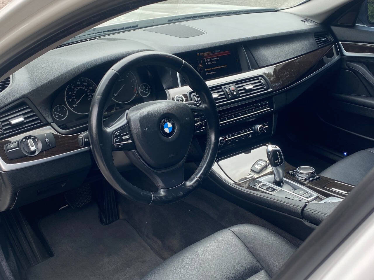 Used 2015 BMW 528i xDrive Sedan AWD/4WD image 12