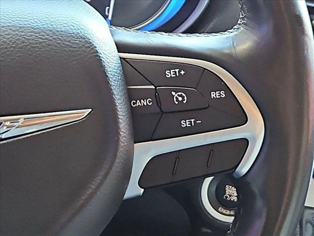 Used 2015 Chrysler 300 C RWD image 20