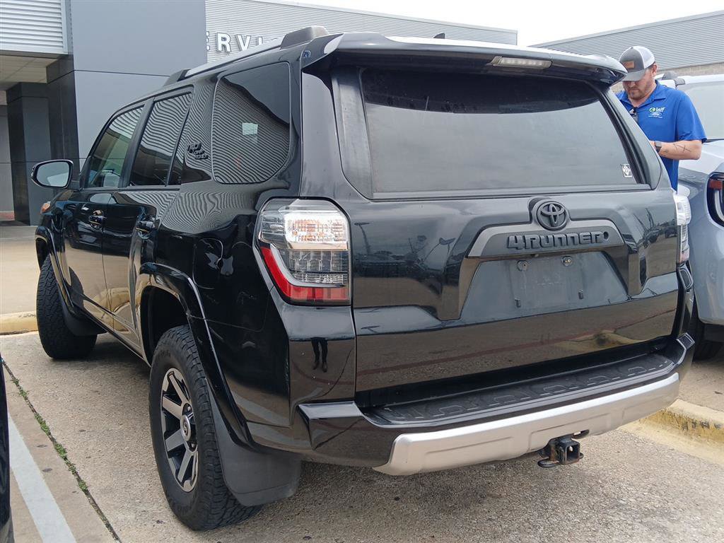 Used 2018 Toyota 4Runner TRD Off-Road Premium AWD/4WD image 9
