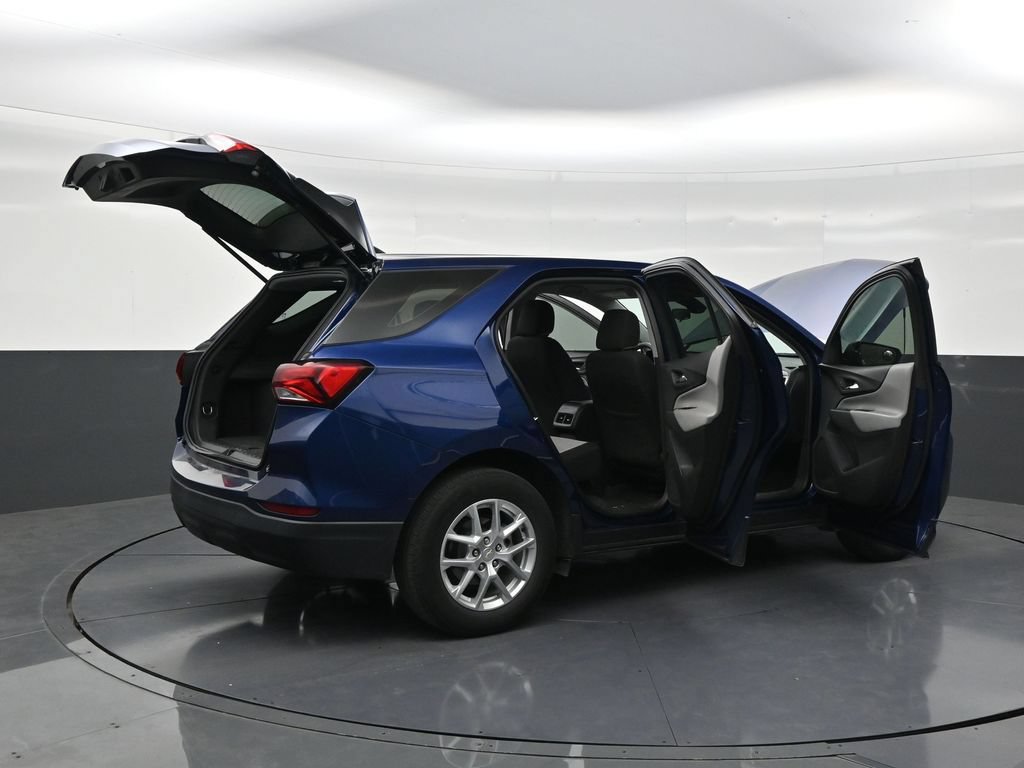 Used 2022 Chevrolet Equinox LS FWD image 28