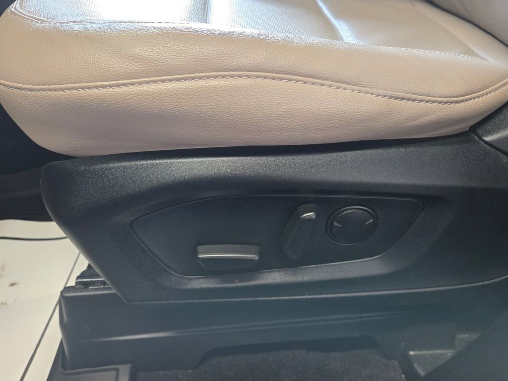 Used 2021 Ford Explorer Limited w/ Equipment Group 301A image 13