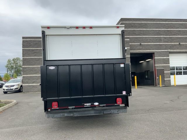 Used 2018 Ford E-450 and Econoline 450 Super Duty w/ Exterior Upgrade Package RWD image 6