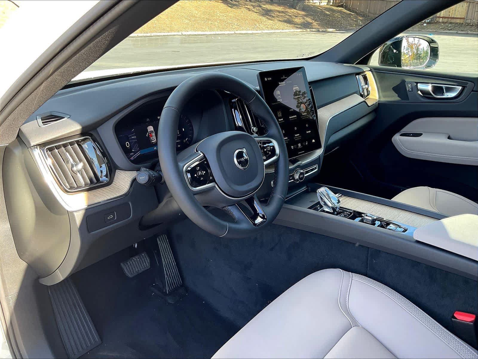 New 2026 Volvo XC60 B5 Plus w/ Protection Package Premier AWD/4WD image 8
