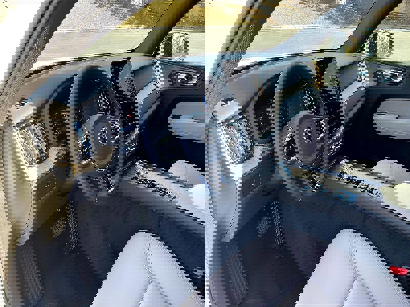 New 2026 Volvo XC60 B5 Plus w/ Protection Package Premier image 8