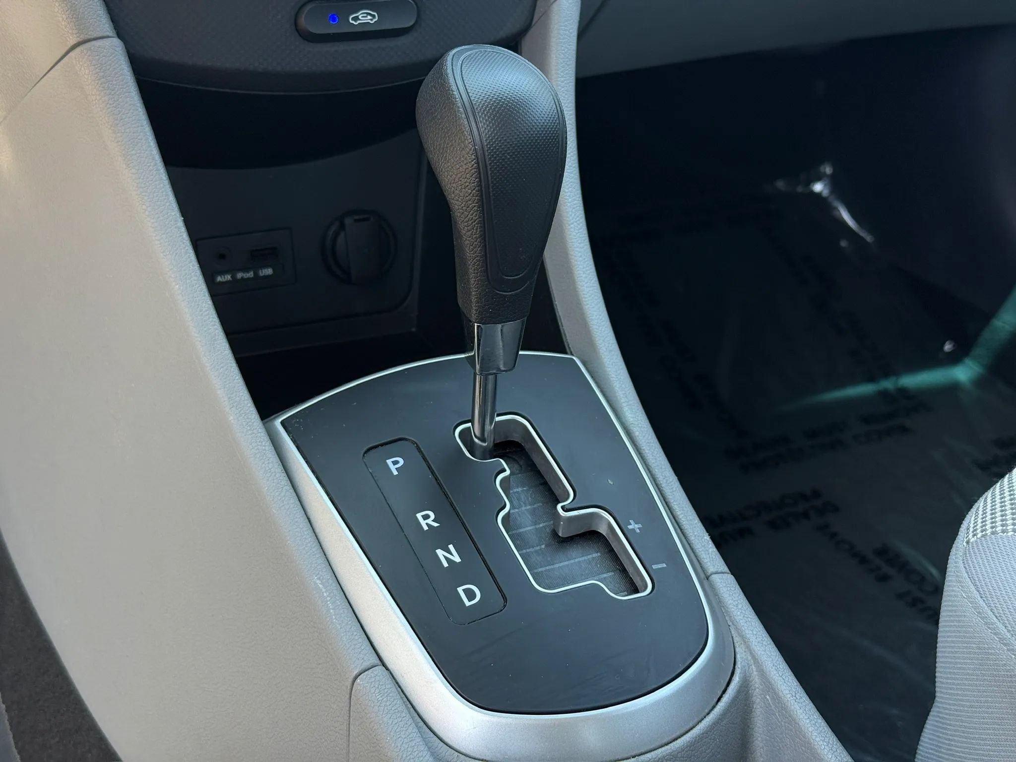 Used 2012 Hyundai Accent GLS FWD image 17