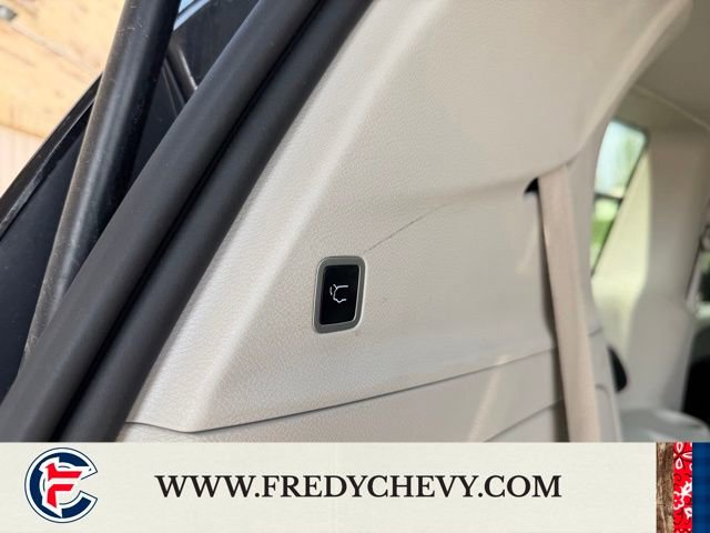 Used 2023 Chrysler Pacifica Touring-L image 30