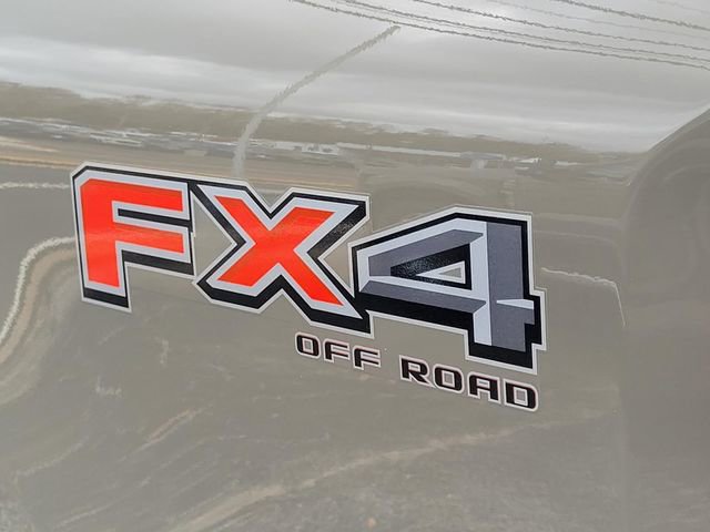 New 2026 Ford F250 Lariat w/ Chrome Package image 6