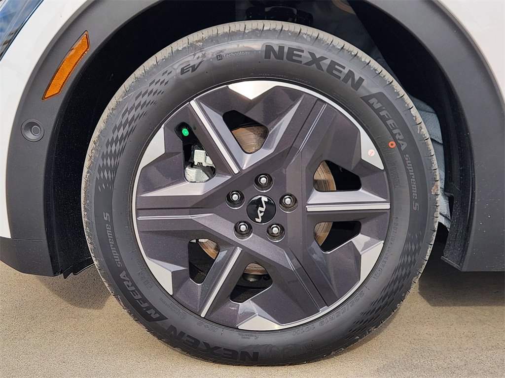 New 2025 Kia EV6 Light w/ Light LR Technology Package image 9