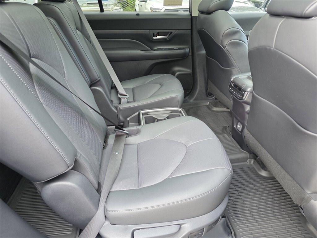 New 2026 Toyota Grand Highlander Limited image 17