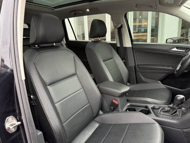 Used 2020 Volkswagen Tiguan SE image 23