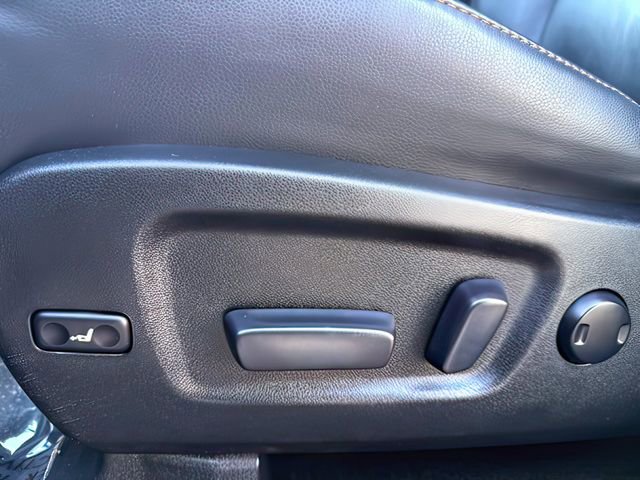 Used 2018 Toyota Highlander XLE image 18