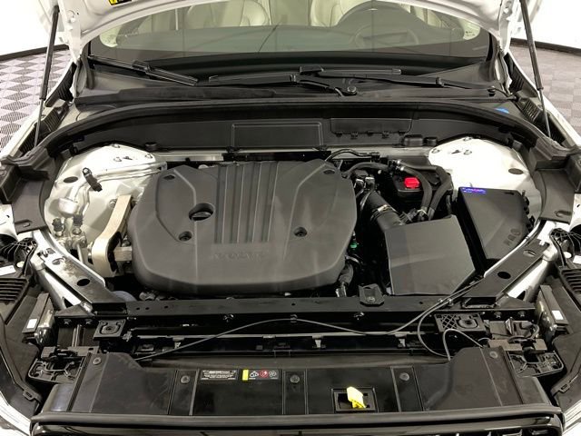 Used 2025 Volvo XC60 B5 Ultra w/ Protection Package Premier image 40